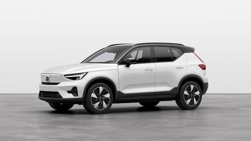 Vit Begagnad 2024 Volvo XC40 Core SUV | 449 800 kr (Marknadspris) - Bild 1/4
