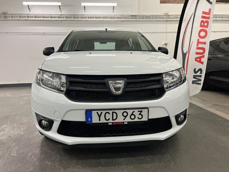 Vit Begagnad 2016 Dacia Sandero Halvkombi | 89 500 kr (Bra pris) - Bild 1/4