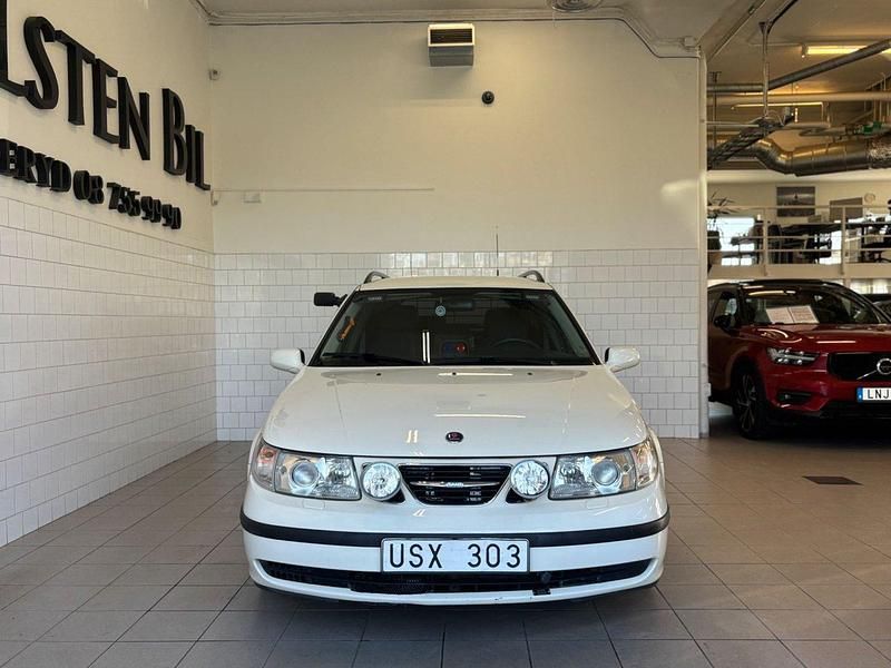 Begagnad Saab 9-5 Aero 250 HK (183 kW) 2004 Vit Kombi