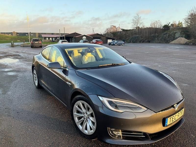 Begagnad 2019 Tesla Model S Halvkombi | 345 000 kr (Lite dyr) - Bild 1/4