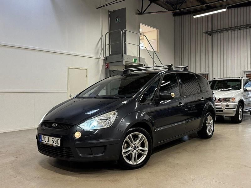 Grå Begagnad 2009 Ford S-MAX S Minibuss | 74 900 kr (Marknadspris) - Bild 1/4