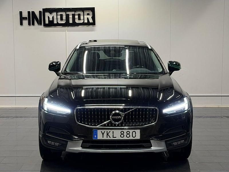 Begagnad Volvo V90 CC Inscription 241 HK (177 kW) 2017 Svart Kombi