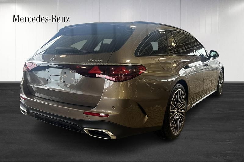 Ny Mercedes E300 AMG line 326 HK (239 kW) 2026 Svart Kombi