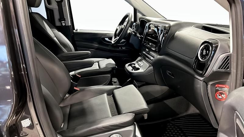 Begagnad Mercedes Vito 190 HK (139 kW) 2025 Svart Van