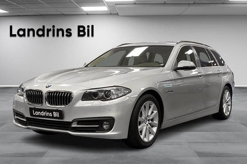Silver Begagnad 2017 BMW 520 M Sport Kombi | 199 000 kr - Bild 1/4