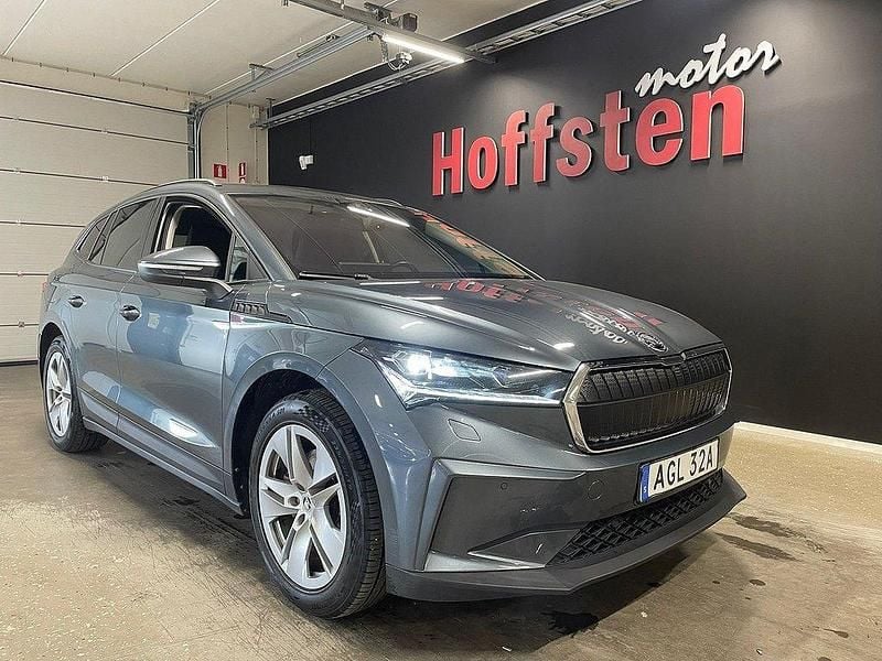 Grå Begagnad 2021 Skoda Enyaq iV SUV | 249 900 kr (Superpris) - Bild 1/4