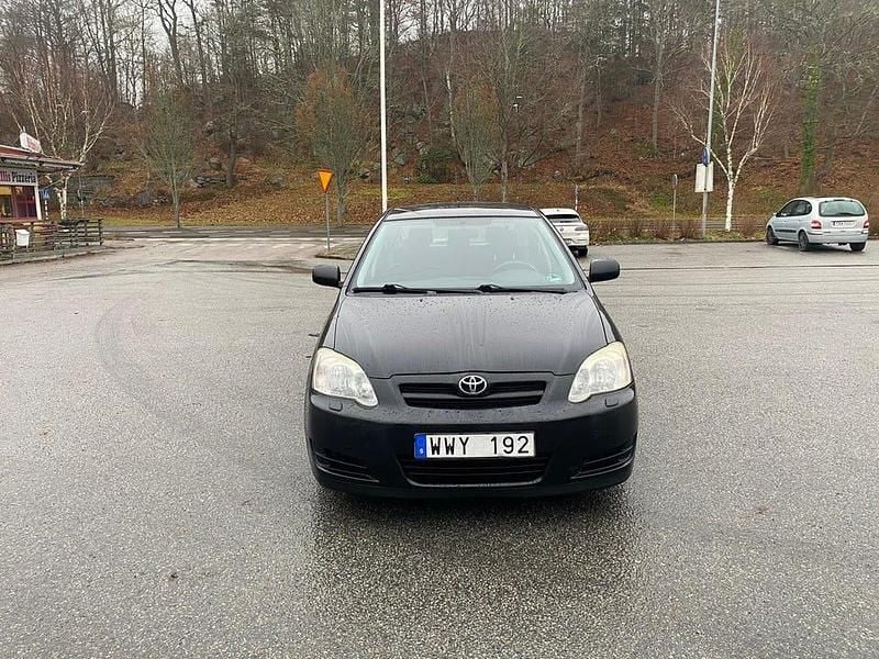 Begagnad 2005 Toyota Corolla Halvkombi | 39 500 kr (Marknadspris) - Bild 1/4