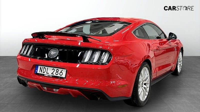 Begagnad Ford Mustang 317 HK (233 kW) 2016 Röd Sportkupé