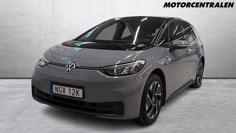 Grå Begagnad 2023 VW ID.3 Pro Performance Halvkombi | 309 000 kr (Lite dyr) - Bild 1/4