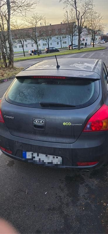 Begagnad Kia ProCeed 128 HK (94 kW) 2011 Halvkombi