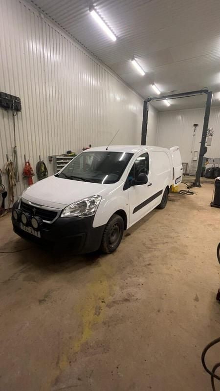 Begagnad 2017 Peugeot Partner Minibuss | 70 000 kr (Marknadspris) - Bild 1/4