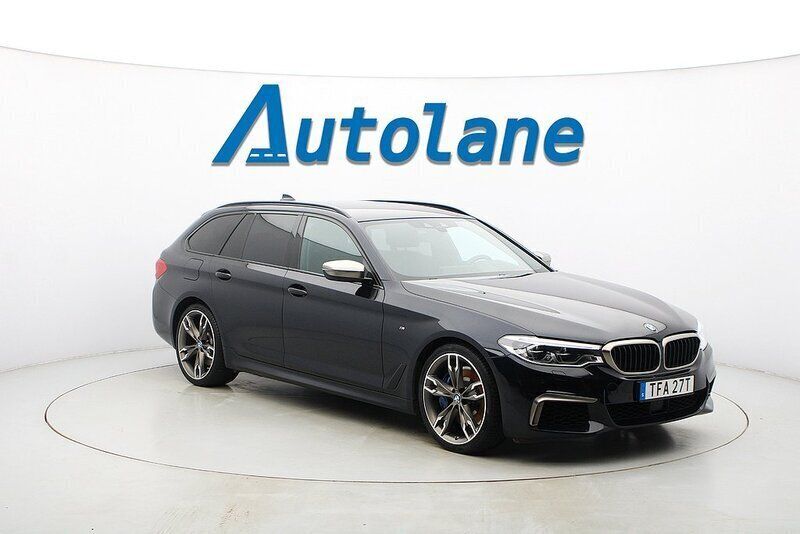 Carbonsvart metallic Begagnad 2019 BMW M550 Shadowline Sedan | 399 900 kr (Bra pris) - Bild 1/3