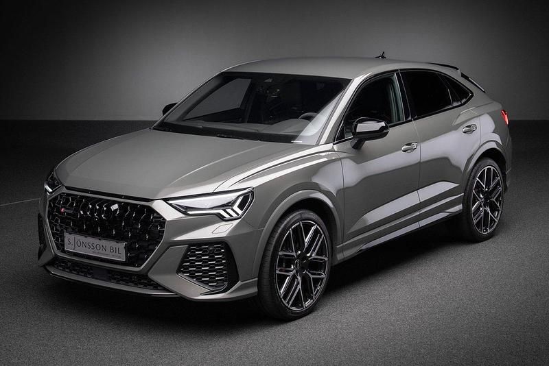 Grå Begagnad 2023 Audi RS Q3 Sportback Premium SUV | 749 000 kr - Bild 1/4