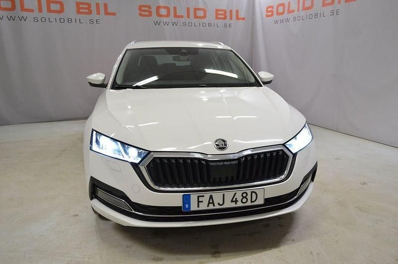 Begagnad Skoda Octavia Style 150 HK (110 kW) 2021 Vit Kombi