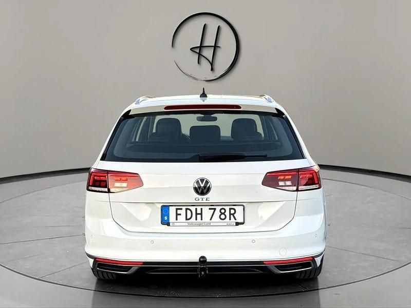 Begagnad VW Passat GTE 218 HK (160 kW) 2020 Vit Kombi