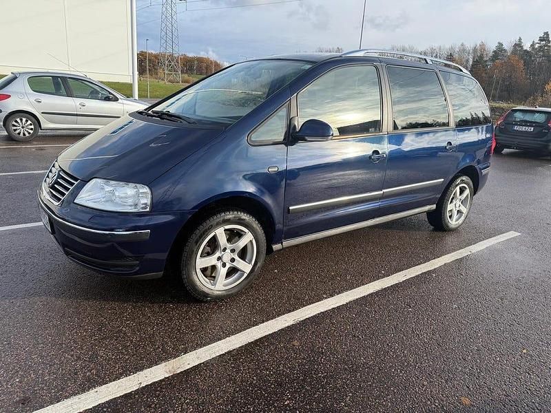 Begagnad VW Sharan 150 HK (110 kW) 2008 Minibuss