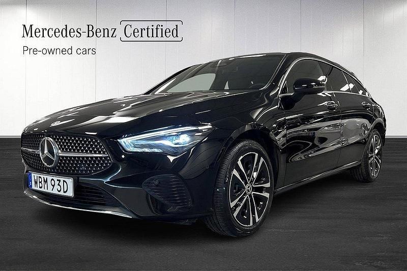 Svart Begagnad 2024 Mercedes CLA250e Shooting Brake Kombi | 389 000 kr (Bra pris) - Bild 1/4