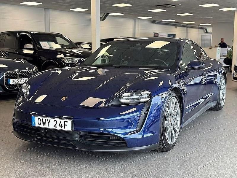 Begagnad Porsche Taycan 4S Chrono 364 kW (496 HK) 2021 Blå Sedan