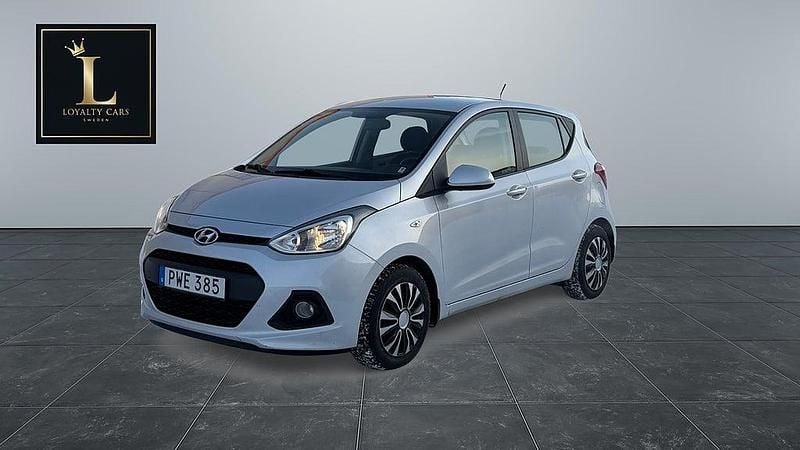 Silver Begagnad 2014 Hyundai i10 Halvkombi | 49 900 kr (Marknadspris) - Bild 1/4