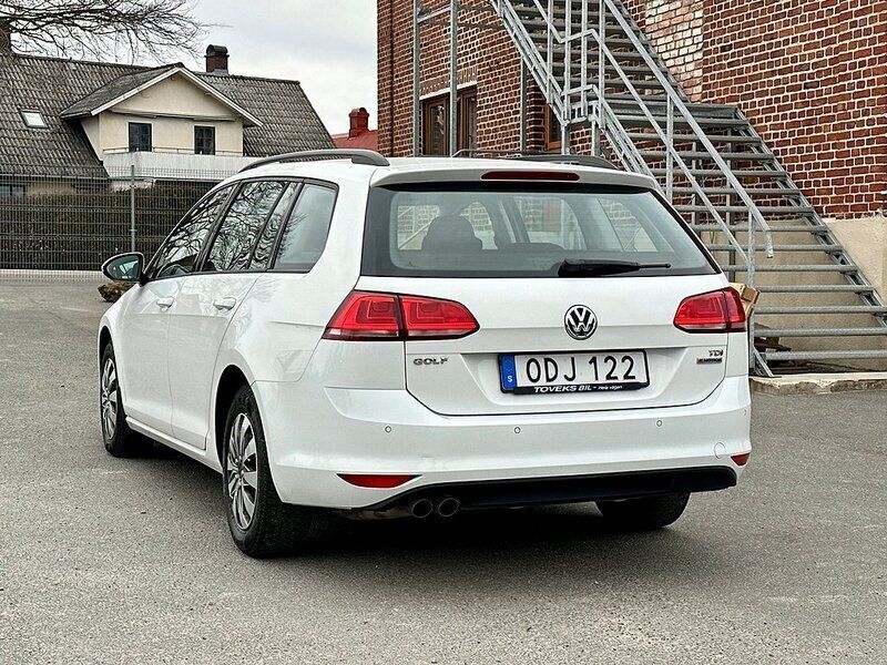 Begagnad VW Golf VII 111 HK (81 kW) 2016 Vit Kombi