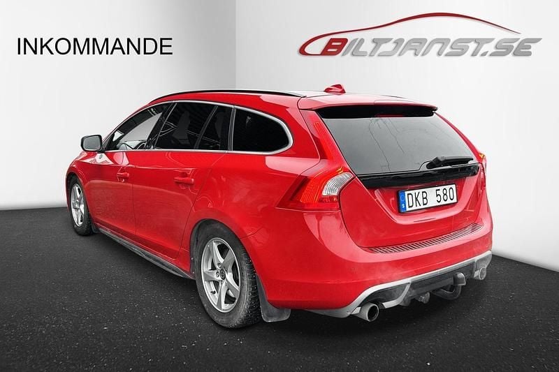 Begagnad Volvo V60 R-Design 151 HK (111 kW) 2011 Röd Kombi