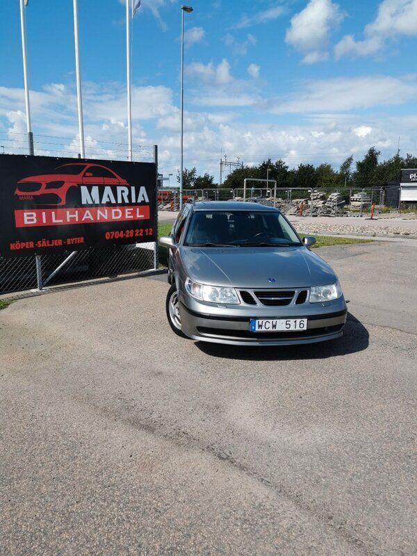 Ljusgrå Begagnad 2004 Saab 9-5 Vector Kombi | 25 000 kr (Lite dyr) - Bild 1/4