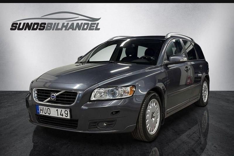 Grå Begagnad 2009 Volvo V50 Summum Kombi | 49 900 kr (Marknadspris) - Bild 1/4