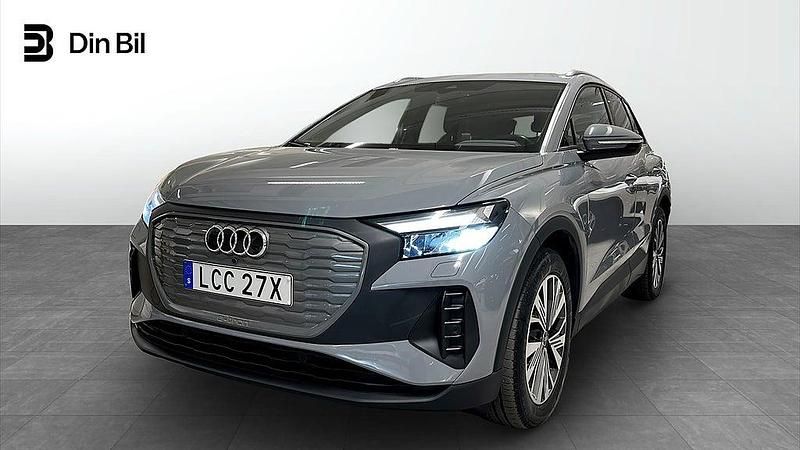 Grå Begagnad 2022 Audi Q4 e-tron Proline SUV | 349 000 kr (Bra pris) - Bild 1/4