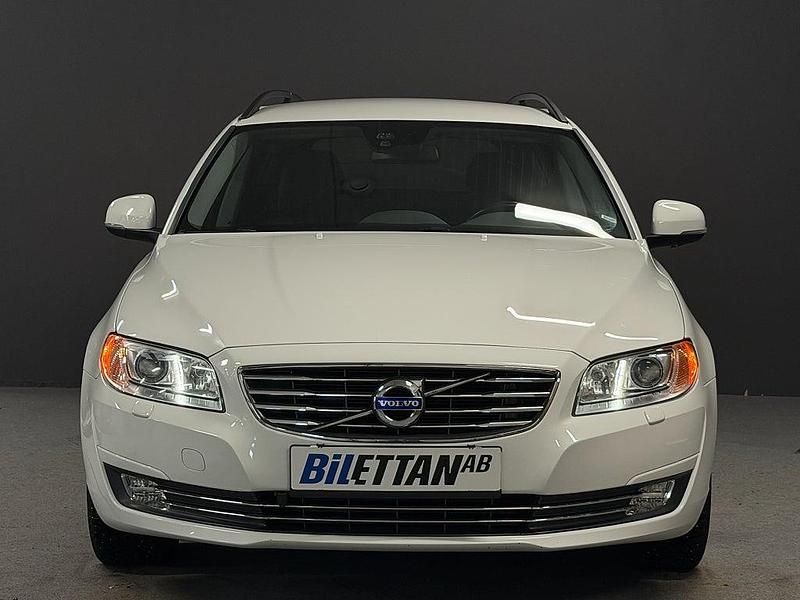 Begagnad Volvo V70 Momentum 180 HK (132 kW) 2014 Vit Kombi