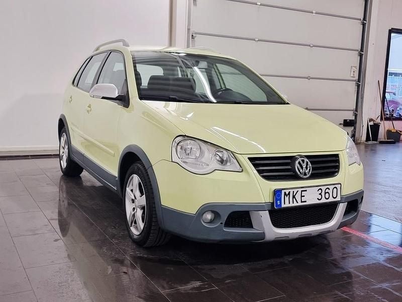 Begagnad VW Polo 75 HK (55 kW) 2007 Grön Halvkombi