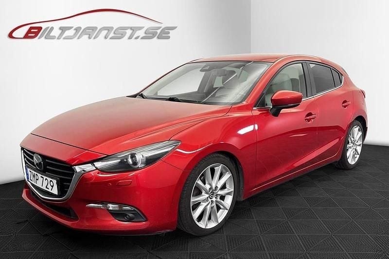 Röd Begagnad 2018 Mazda 3 Inclusive Halvkombi | 119 900 kr (Marknadspris) - Bild 1/4
