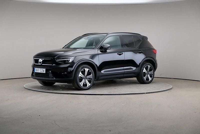 Svart Begagnad 2022 Volvo XC40 Plus SUV | 309 000 kr (Bra pris) - Bild 1/4