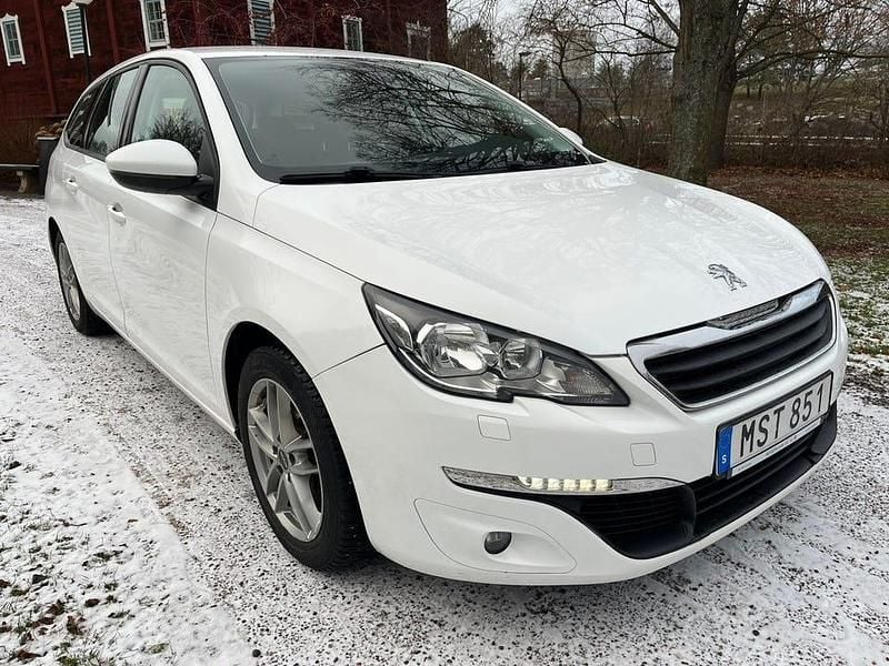 Begagnad 2015 Peugeot 308 SW Kombi | 88 900 kr (Marknadspris) - Bild 1/4