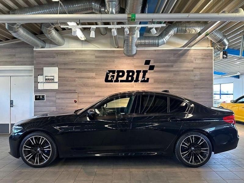 Begagnad BMW M5 600 HK (441 kW) 2018 Svart Sedan