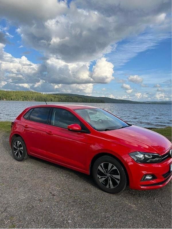 Röd Begagnad 2018 VW Polo Halvkombi | 120 000 kr (Marknadspris) - Bild 1/2