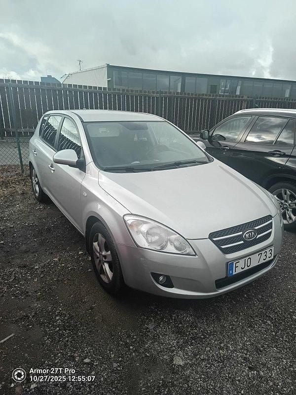 Silver Begagnad 2007 Kia Ceed 4 Halvkombi | 27 000 kr (Superpris) - Bild 1/4