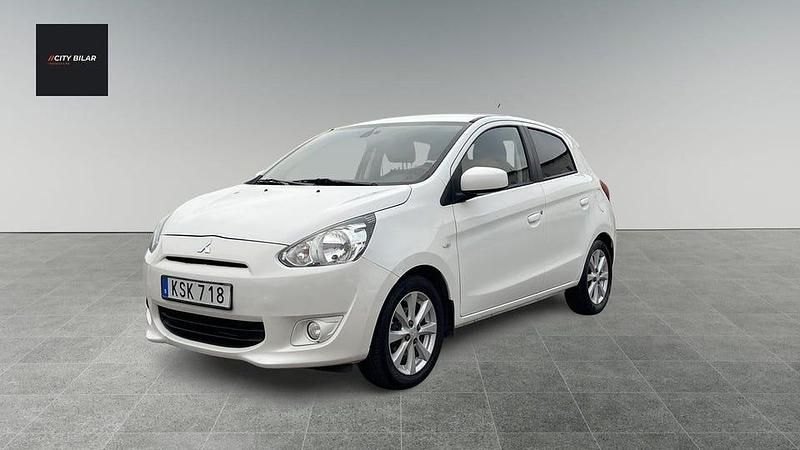 Vit Begagnad 2015 Mitsubishi Space Star Kombi | 74 900 kr (Marknadspris) - Bild 1/4