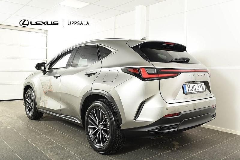 Begagnad Lexus NX450h+ Executive Line 309 HK (227 kW) 2023 Ljusgrå SUV