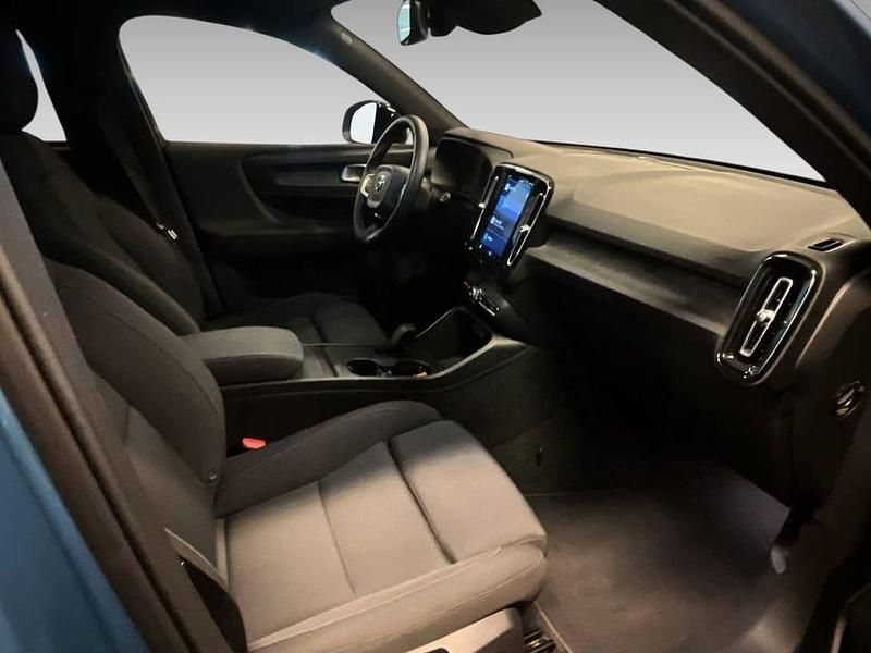 Begagnad Volvo EX40 Plus 188 kW (256 HK) 2025 Blå SUV