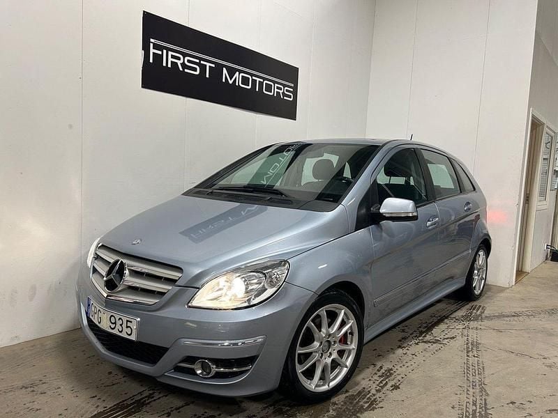 Ljusblå Begagnad 2010 Mercedes B180 Minibuss | 69 900 kr (Bra pris) - Bild 1/4