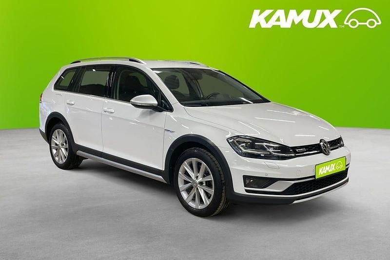 Vit Begagnad 2020 VW Golf Alltrack Kombi | 254 700 kr (Marknadspris) - Bild 1/4