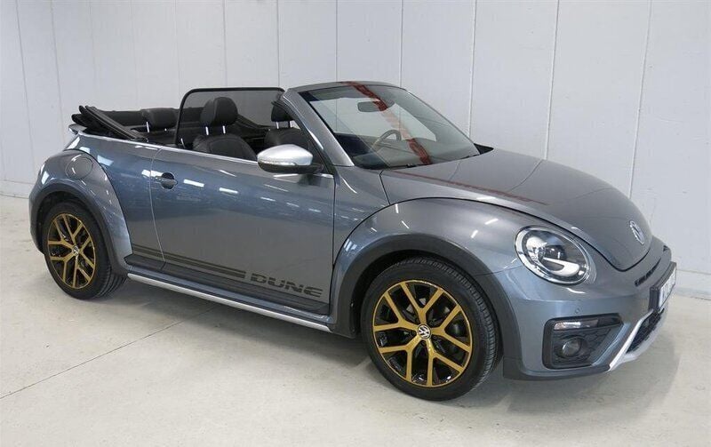 Grå Begagnad 2017 VW Beetle Dune Cab | 259 000 kr (Bra pris) - Bild 1/4