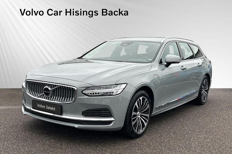 Begagnad Volvo V90 Core 355 HK (261 kW) 2024 Grå Kombi