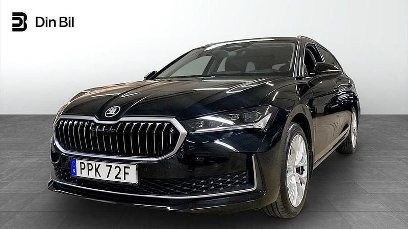Svart Begagnad 2024 Skoda Superb Selection Kombi | 379 900 kr (Bra pris) - Bild 1/4