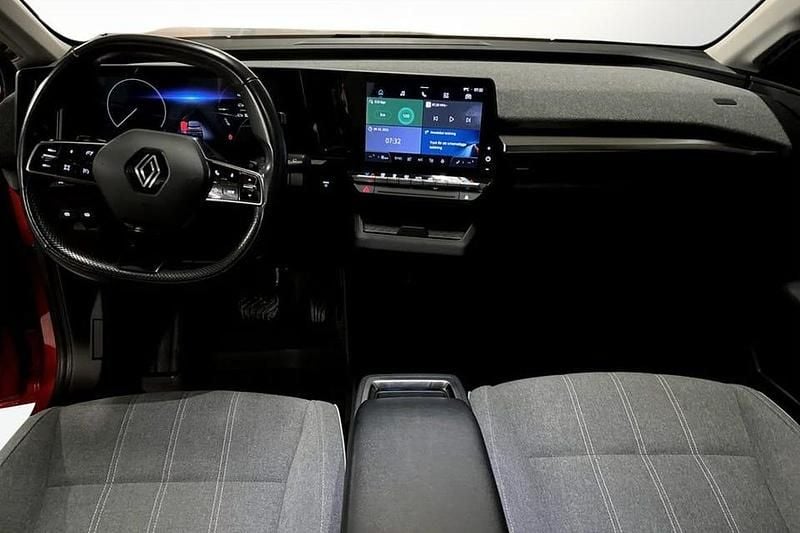 Begagnad Renault Mégane IV Equilibre 97 kW (132 HK) 2023 Röd