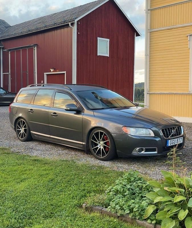 Begagnad 2008 Volvo V70 Kombi | 80 000 kr (Lite dyr) - Bild 1/4