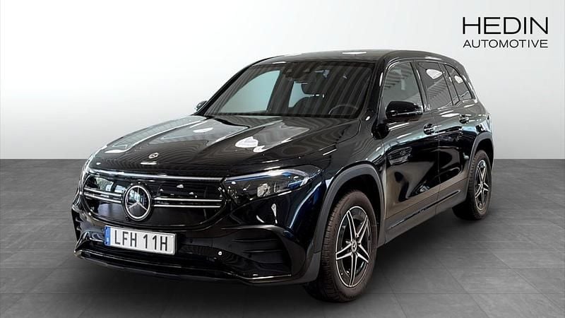 Svart (black) Begagnad 2023 Mercedes EQB250+ AMG line SUV | 469 990 kr (Marknadspris) - Bild 1/4
