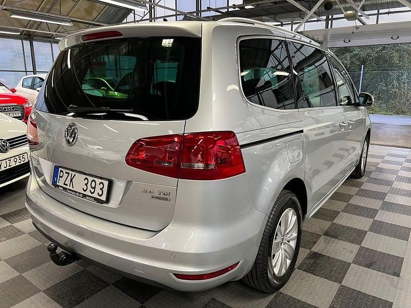Begagnad VW Sharan 140 HK (102 kW) 2013 Silver (silvermetallic) Minibuss