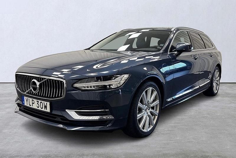 Mörkblå Begagnad 2020 Volvo V90 Inscription Kombi | 349 900 kr (Marknadspris) - Bild 1/4