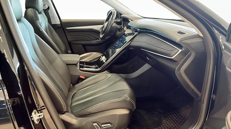 Begagnad MG Marvel R Luxury 132 kW (180 HK) 2022 Svart (black) SUV